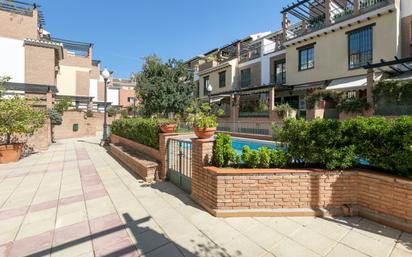 Exterior view of Single-family semi-detached for sale in  Granada Capital  with Air Conditioner, Terrace and Balcony