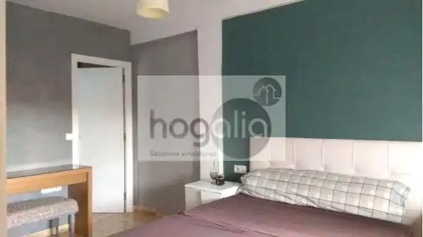 Habitación de Ático de alquiler en Sevilla con Aire acondicionado, Terraza y Amueblado