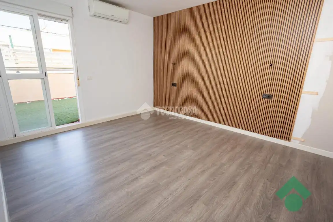 Attic for sale in Algeciras  with Air Conditioner and Terrace