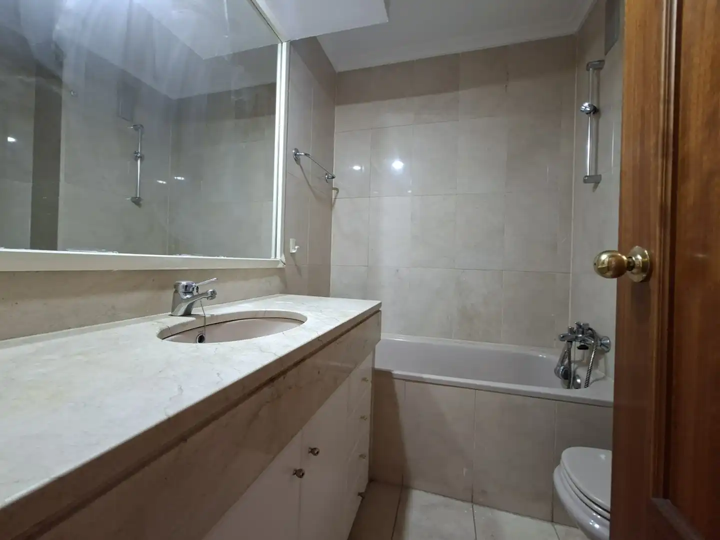 Baño de Piso en venta en Montigalà - Sant Crist