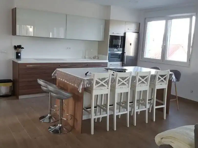 Küche von Wohnung zur Miete in Muxía mit Privatgarten, Abstellraum und Möbliert