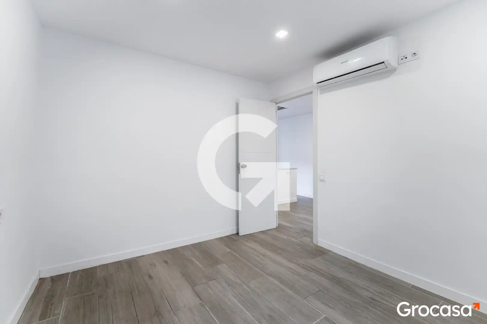 Habitación de Piso en venta en L'Hospitalet de Llobregat con Aire acondicionado, Calefacción y Horno