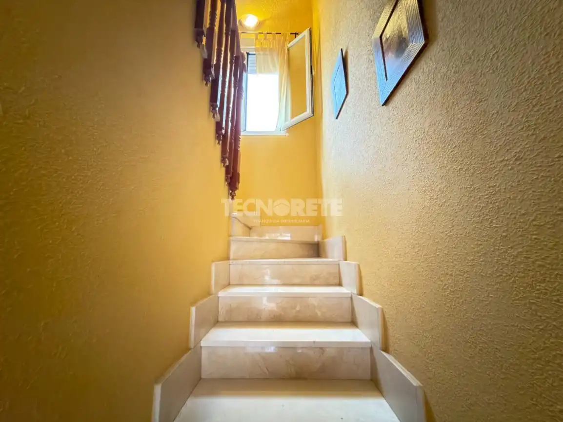 Detached homes for sale in Dosbarrios, Toledo