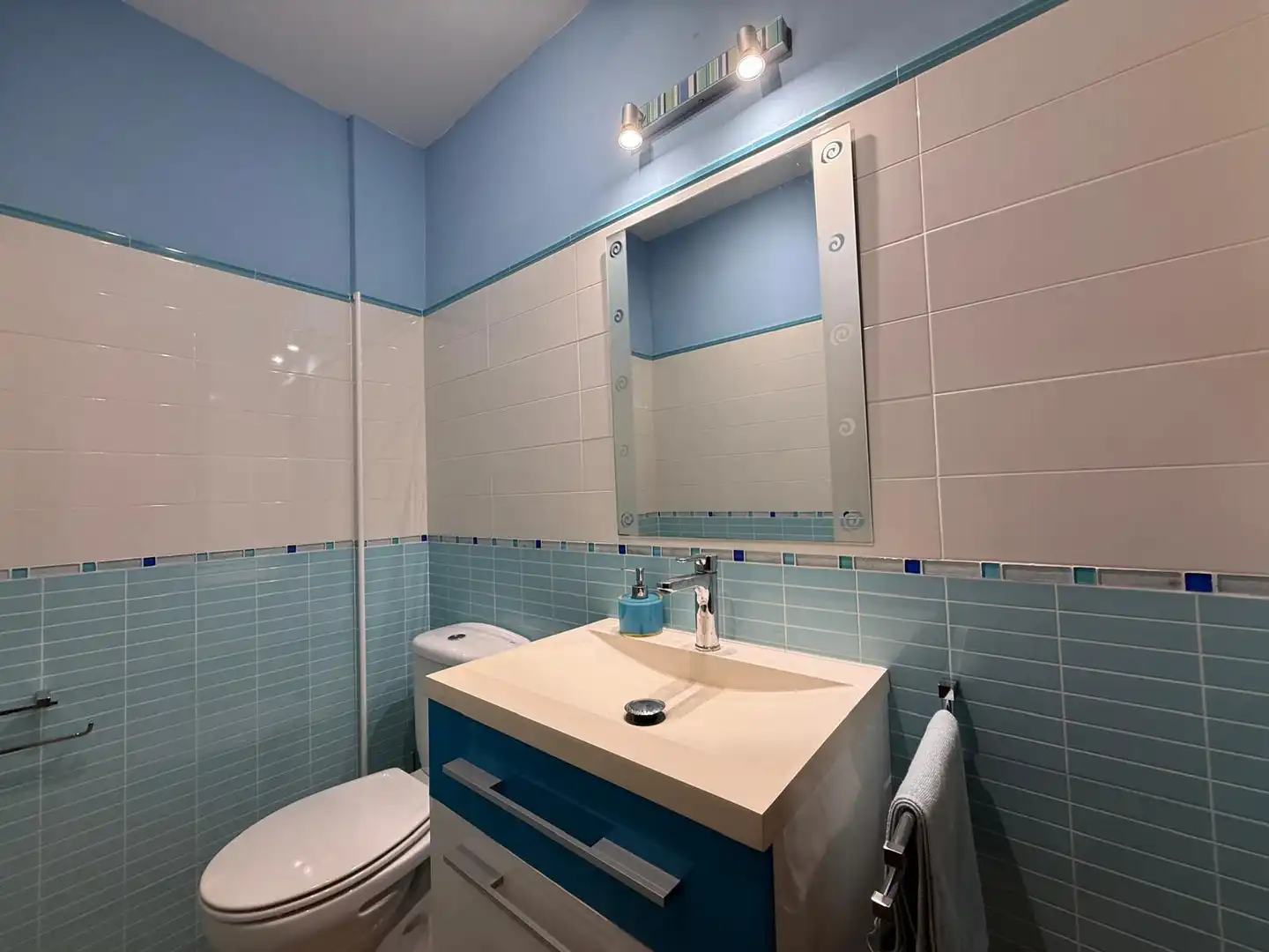 Baño de Casa adosada en venta en San Pedro del Pinatar con Aire acondicionado, Calefacción y Jardín privado