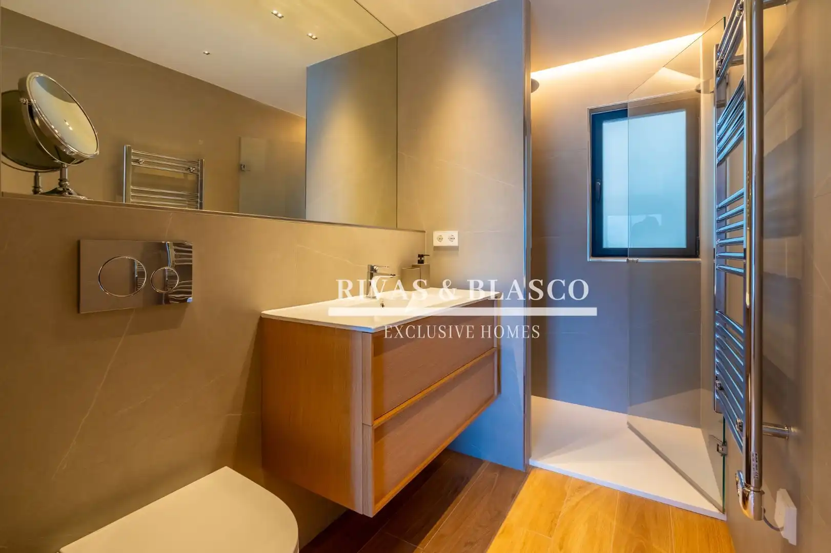 Bany de Apartament de lloguer en Donostia - San Sebastián  amb Calefacció i Moblat