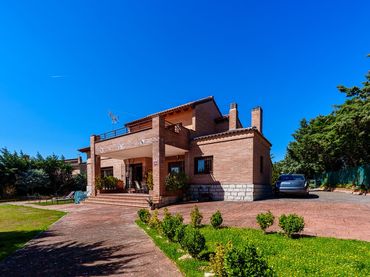 Villa avec balcon à vendre à Pino Alto - Navarredonda