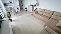 Sala d'estar de Pis en venda en Dos Hermanas amb Aire condicionat, Terrassa i Traster