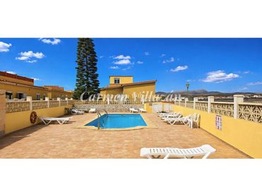 Bungalow amb piscina en venda a Calle Almendros