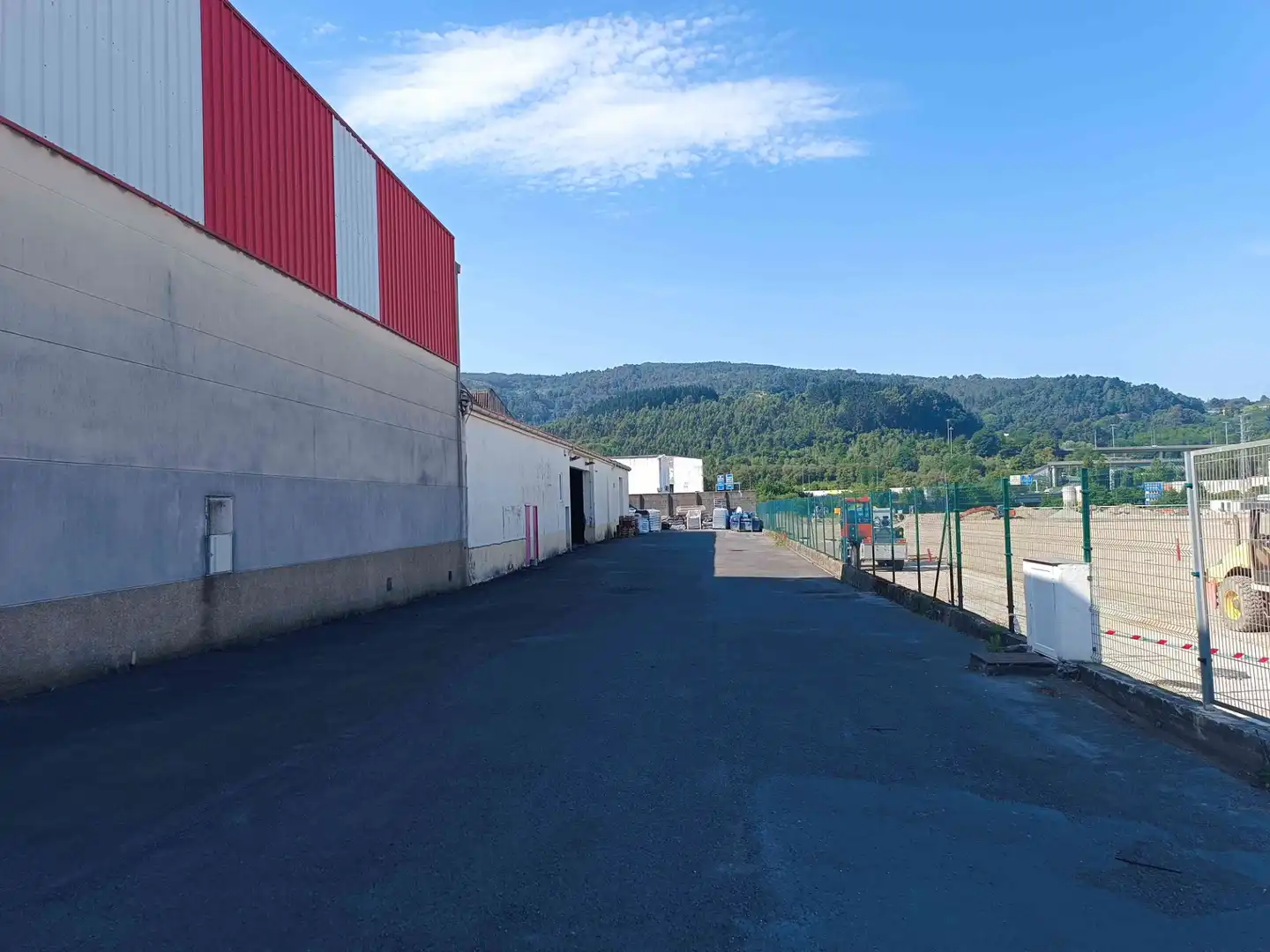 Parking de Nave industrial en venta en Derio