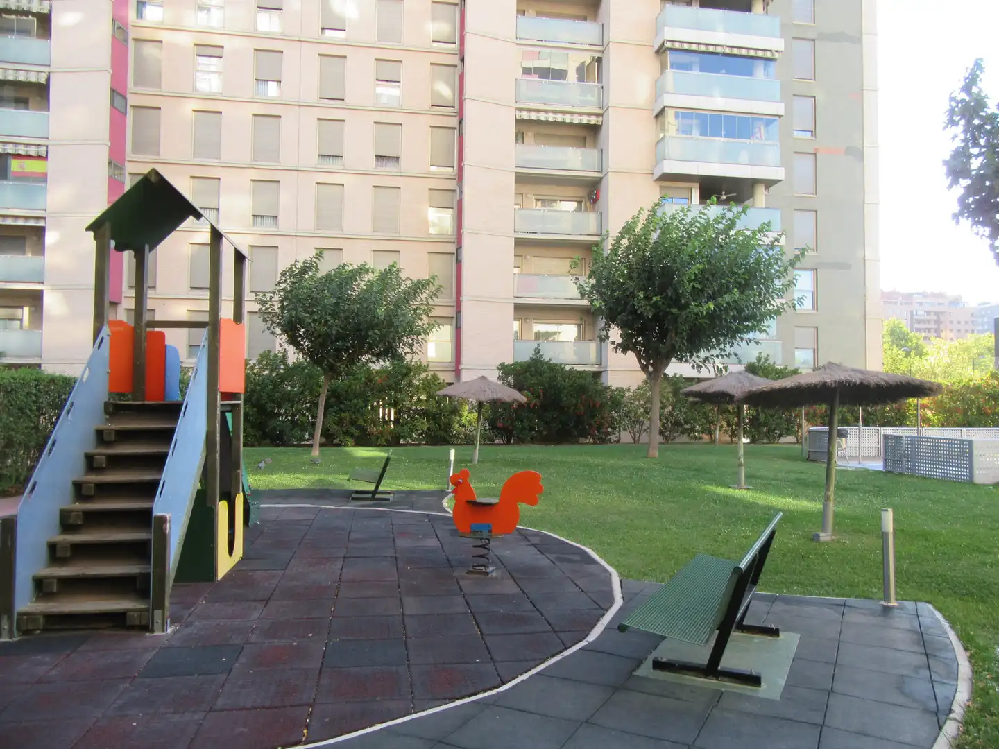 Vista exterior de Piso de alquiler en Zaragoza con Calefacción, Terraza y Trastero