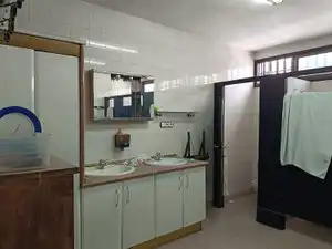Baño de Nave industrial en venta en Leganés con Calefacción y Alarma