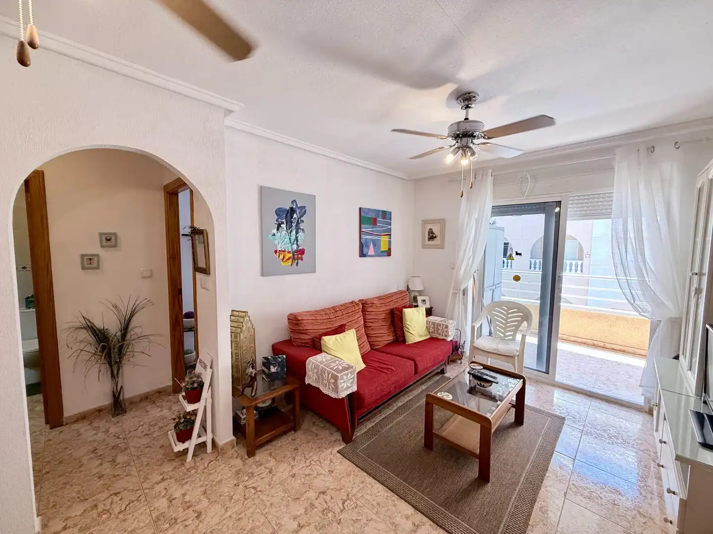 Sala d'estar de Apartament en venda en Torrevieja amb Terrassa, Moblat i Balcó