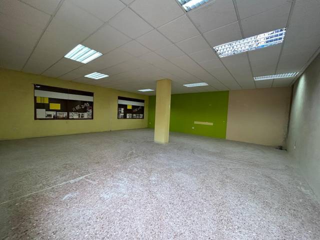 Local comercial en Alquiler en L'Hort de Senabre