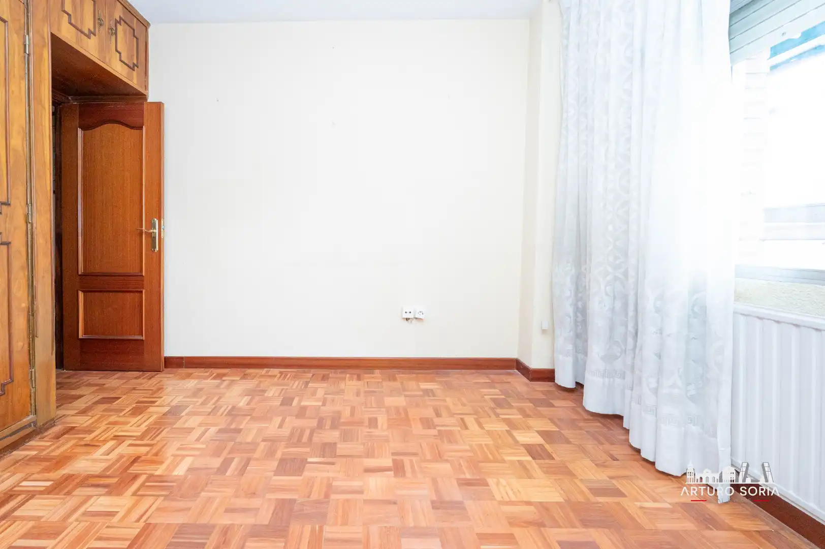 Habitación de Piso en venta en Madrid con Calefacción y Terraza