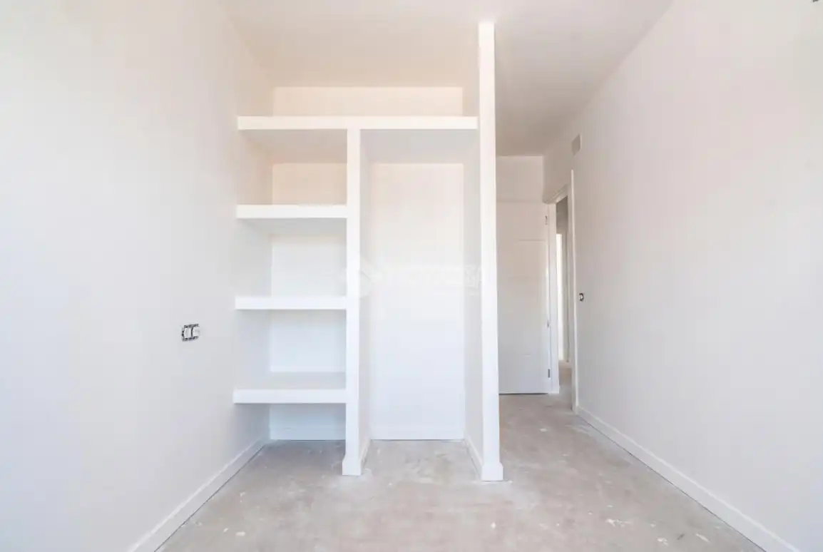 Habitación de Casa adosada en venta en Calvarrasa de Abajo con Calefacción y Terraza