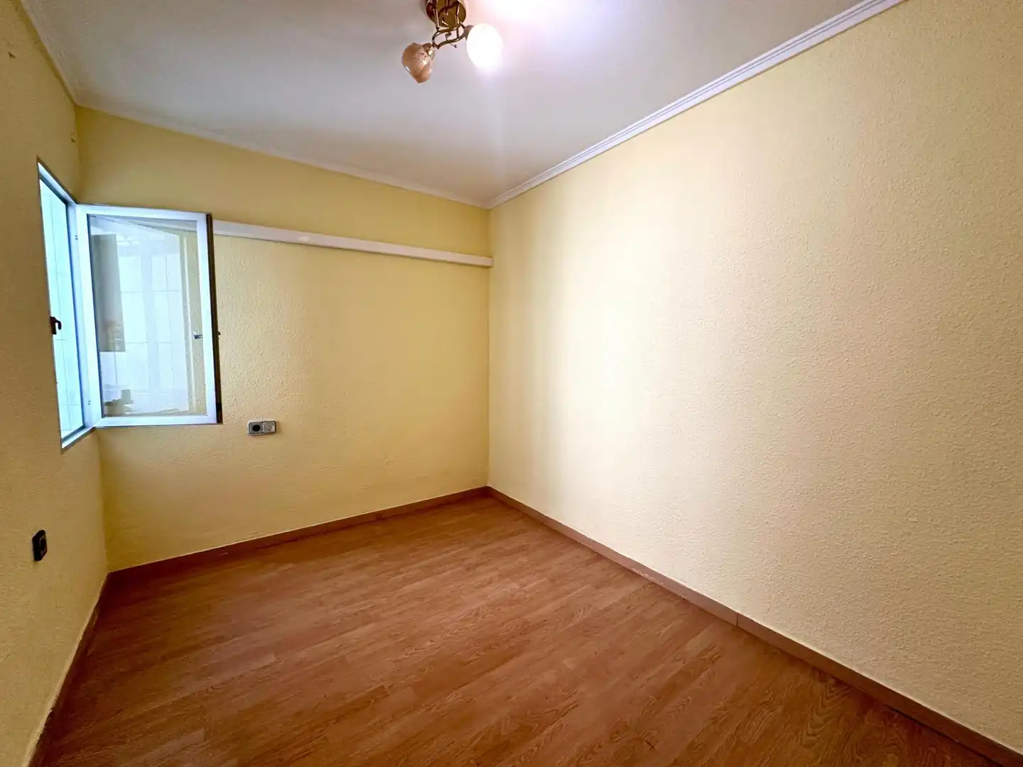 Habitación de Apartamento en venta en Alicante / Alacant con Aire acondicionado, Calefacción y Balcón