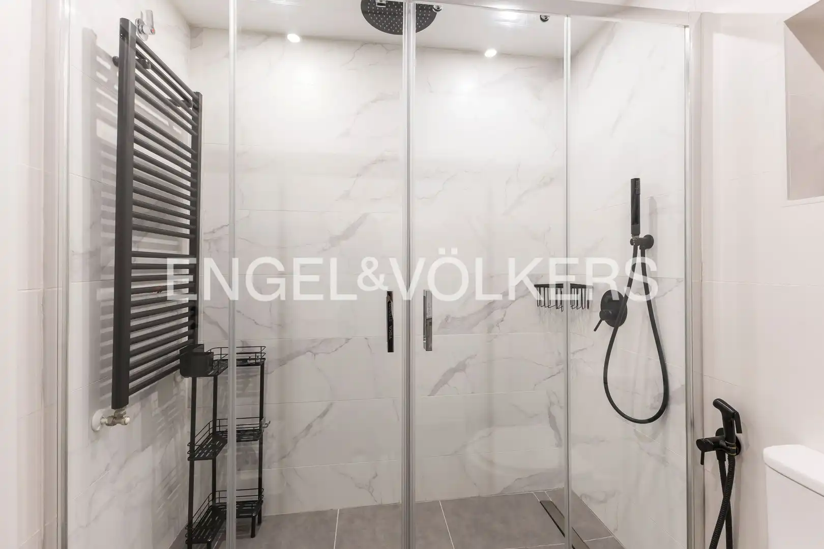 Baño de Casa o chalet en venta en Paracuellos de Jarama con Aire acondicionado, Calefacción y Jardín privado