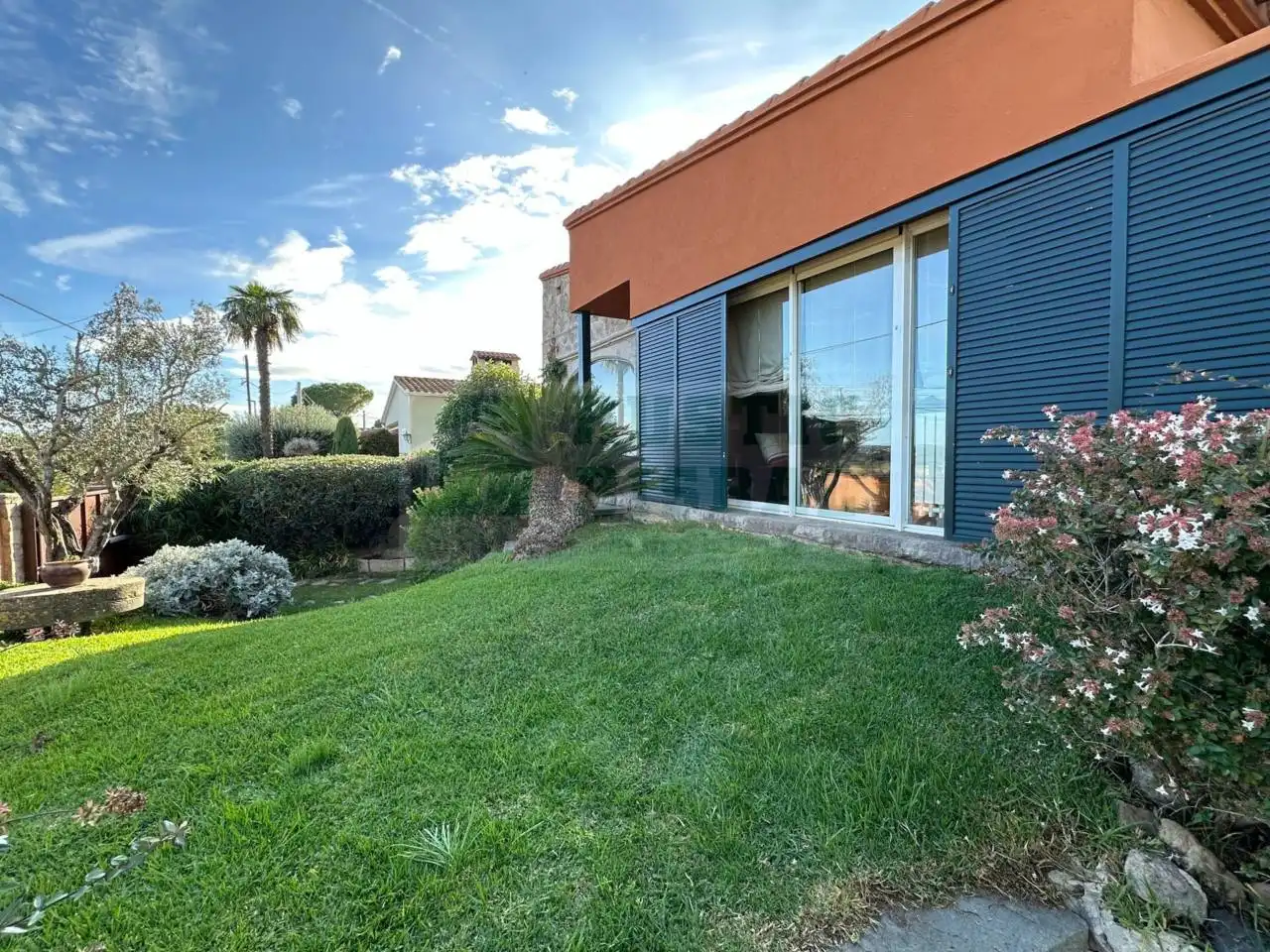 Vista exterior de Casa o xalet en venda en Ultramort amb Aire condicionat, Calefacció i Jardí privat