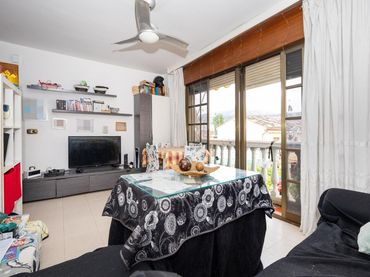 Flat with balcony for sale in Calle HERRERIA 8