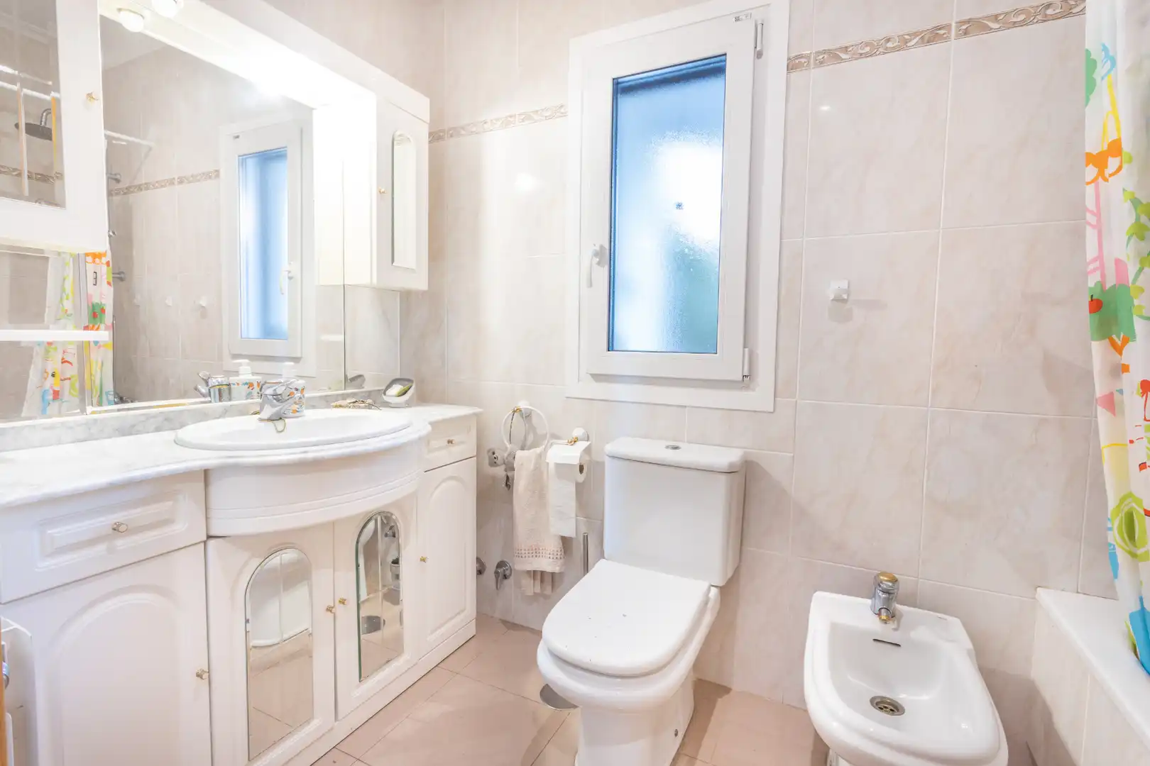 Bathroom of Houses for sale in Villanueva de la Cañada  with Air Conditioner, Heating and Private garden