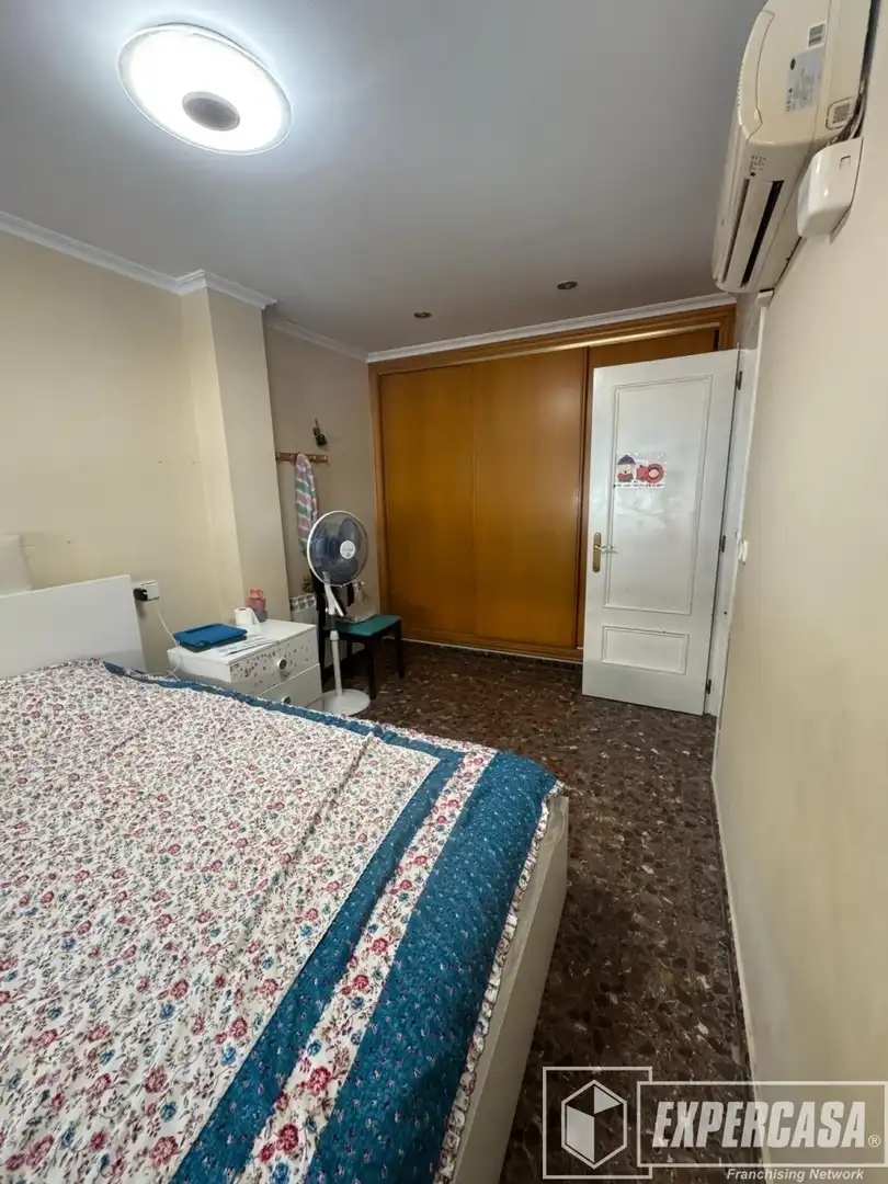 Schlafzimmer von Country house zum Verkauf in Albal mit Klimaanlage und Terrasse