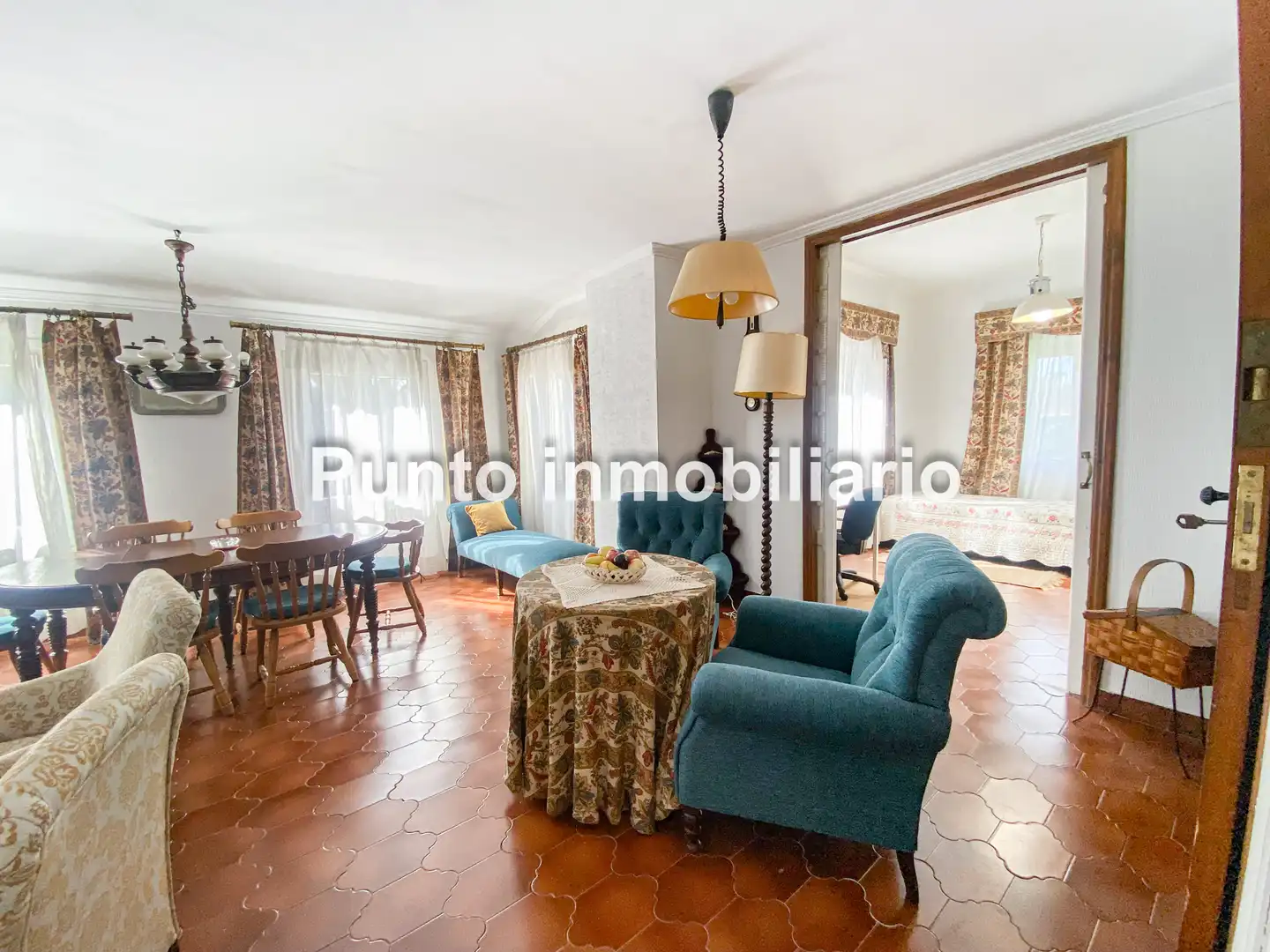 Sala d'estar de Casa o xalet en venda en Valladolid amb Jardí privat i Terrassa