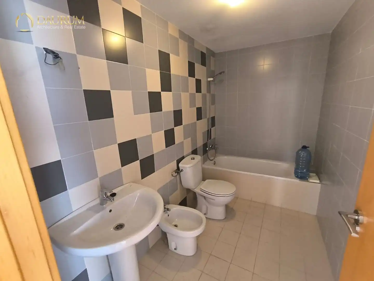 Badezimmer von Wohnung zum Verkauf in Alicante / Alacant mit Terrasse und Abstellraum