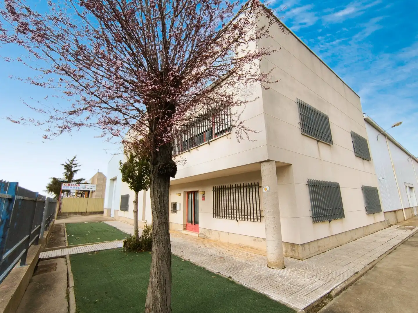 Exterior view of Industrial buildings for sale in Palencia  with Heating and Alarm