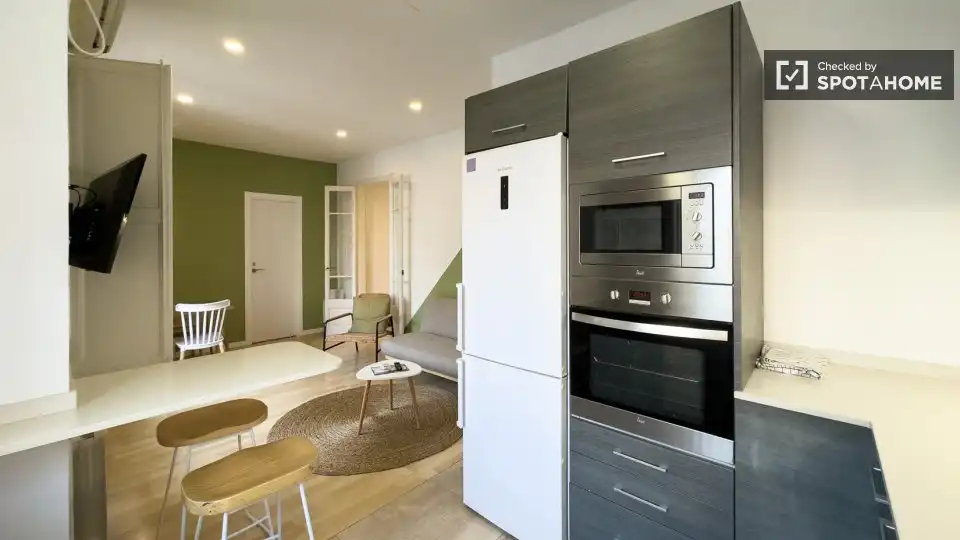 Cocina de Piso para compartir en Barcelona con Aire acondicionado, Calefacción y Amueblado