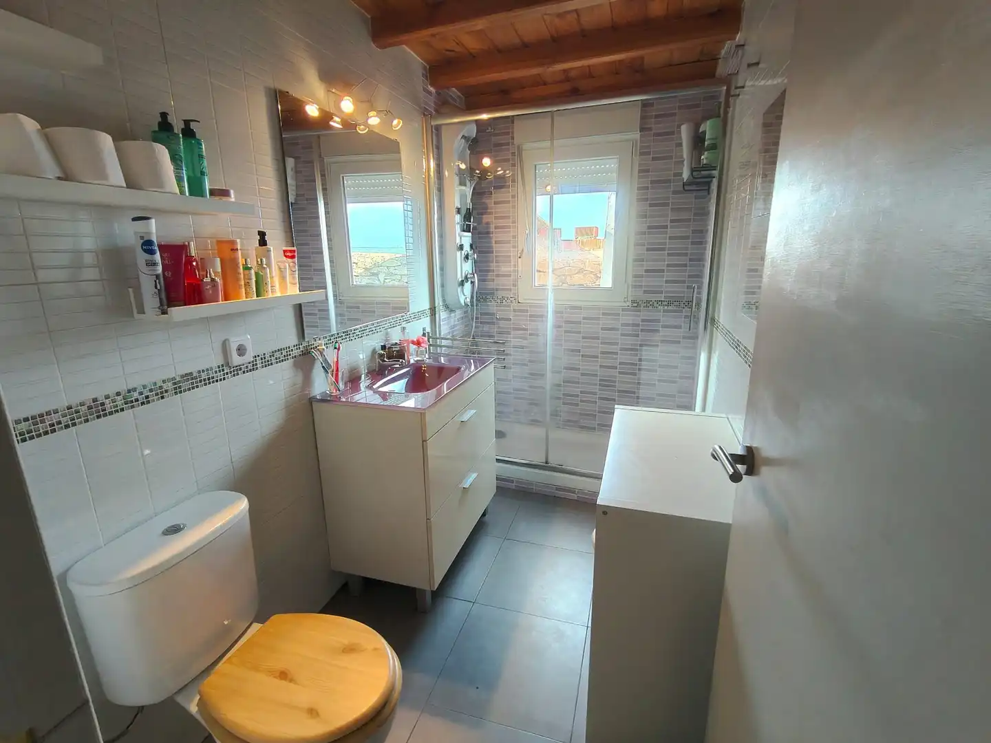 Bathroom of Country homes for sale in Bermellar  with Heating, Terrace and Swimming Pool