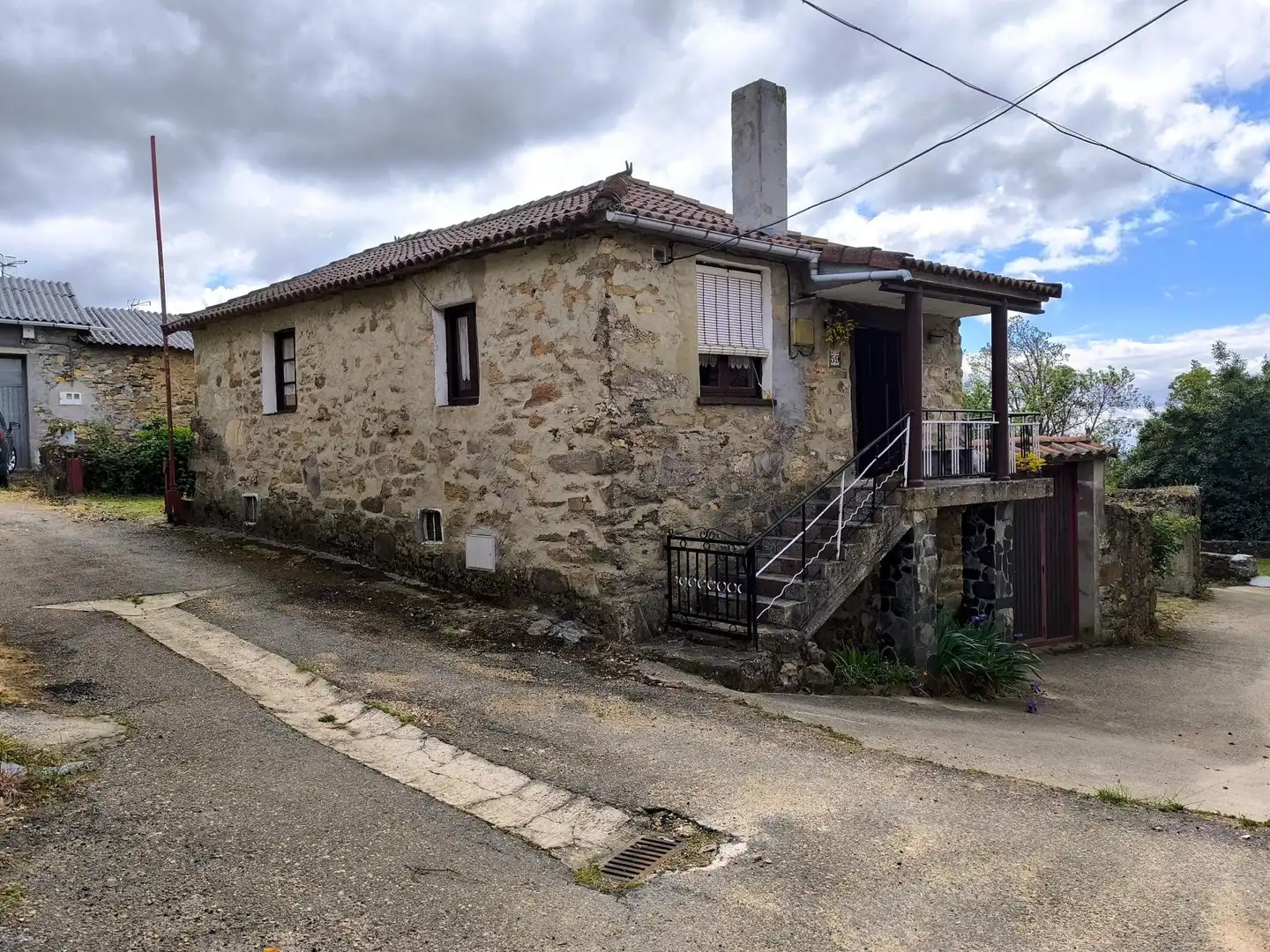 Exterior view of Country homes for sale in Quintana del Castillo