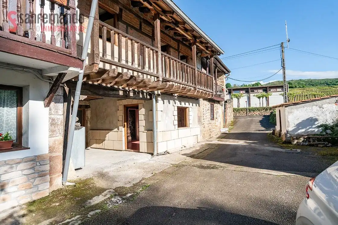 Vista exterior de Casa o chalet en venta en Cieza (Cantabria) con Balcón