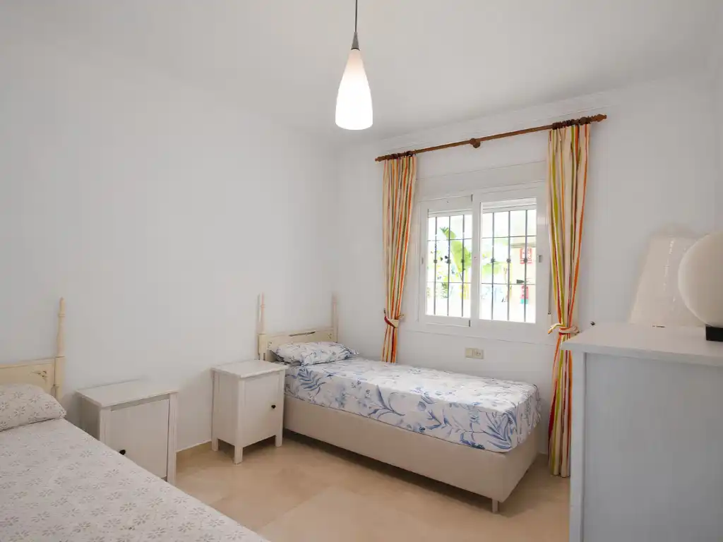 Schlafzimmer von Wohnung zum Verkauf in Mijas mit Klimaanlage, Heizung und Privatgarten