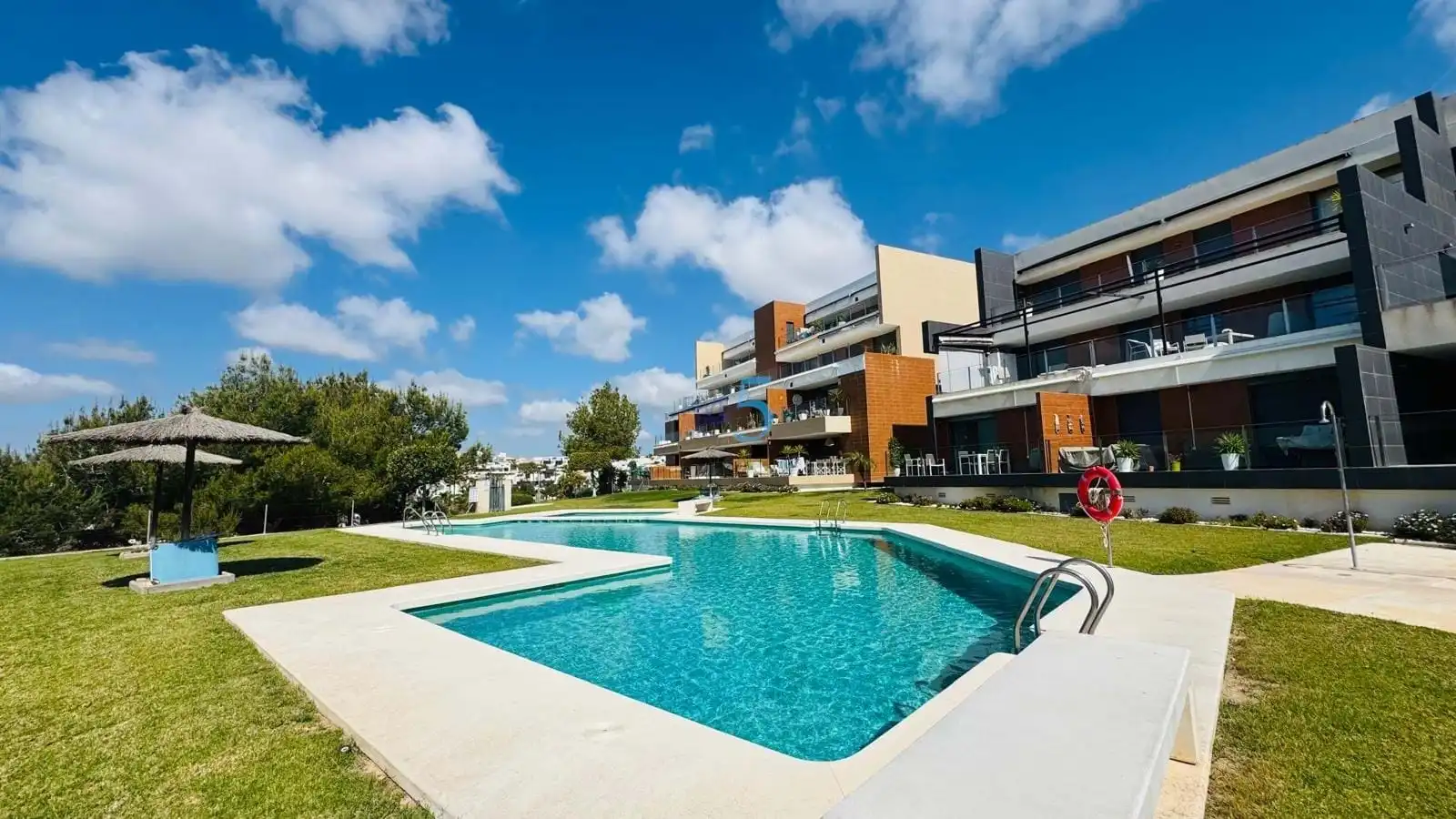 Piscina de Piso en venta en Orihuela con Aire acondicionado, Terraza y Piscina