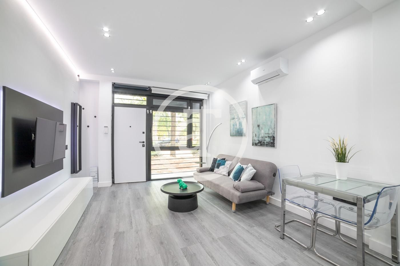Study to rent in C. de la Duquesa de Parcent, Lucero