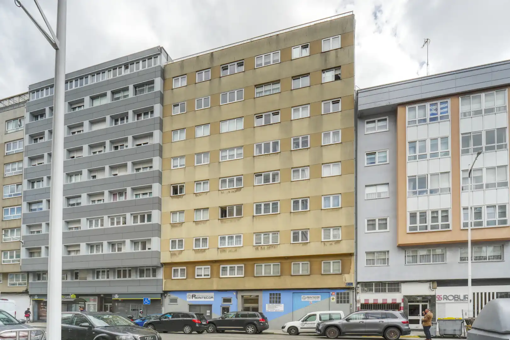 Vista exterior de Piso en venta en A Coruña Capital  con Calefacción, Parquet y Amueblado
