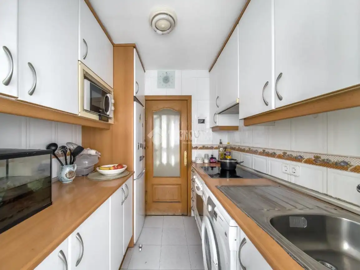 Cocina de Piso en venta en Madrid con Calefacción y Parquet