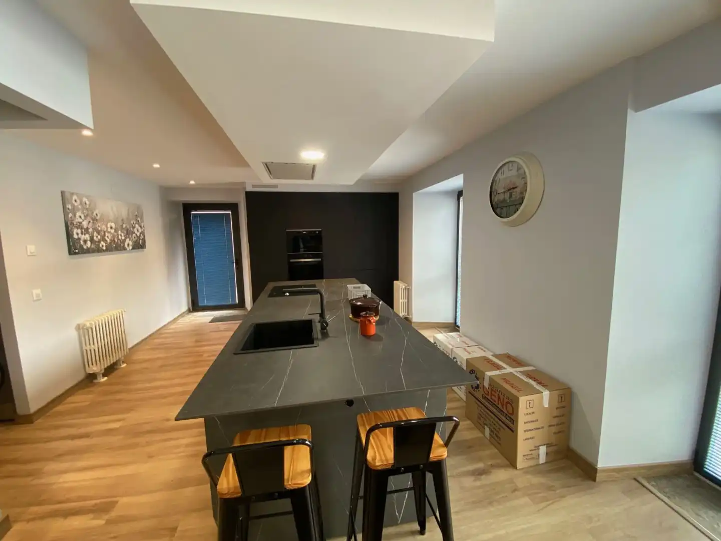 Cuina de Casa o xalet en venda en Aller amb Calefacció, Terrassa i Traster