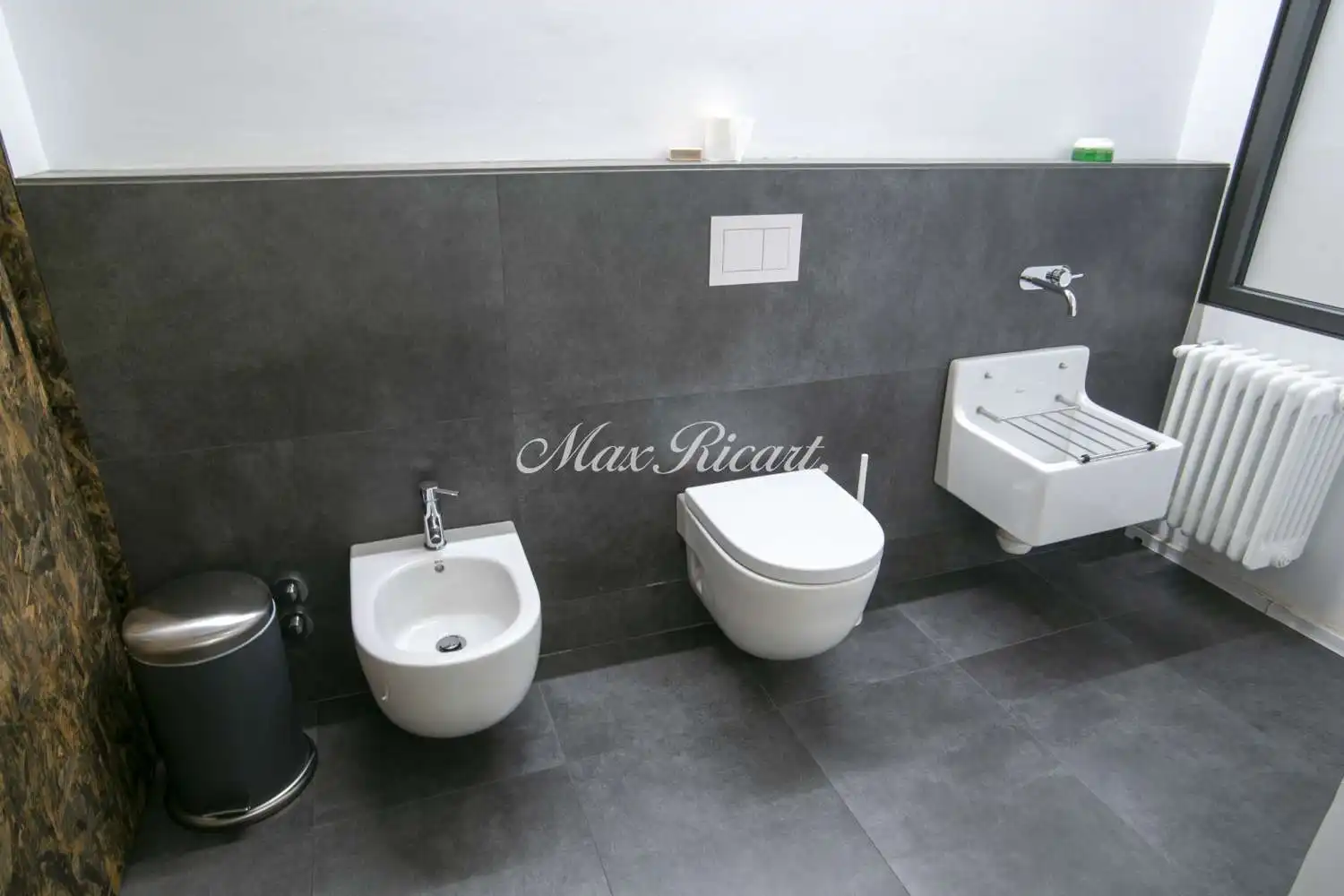 Badezimmer von Büro zur Miete in Barcelona mit Klimaanlage, Heizung und Terrasse