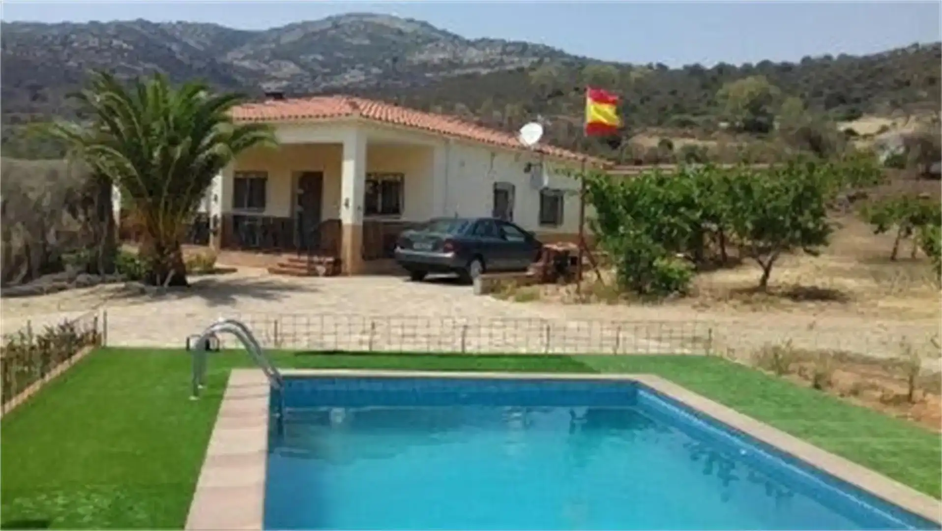 Vista exterior de Finca rústica en venda en Peñalsordo amb Aire condicionat, Piscina i Moblat