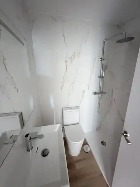 Bany de Casa o xalet en venda en Manzanilla amb Jardí privat, Parquet i Balcó
