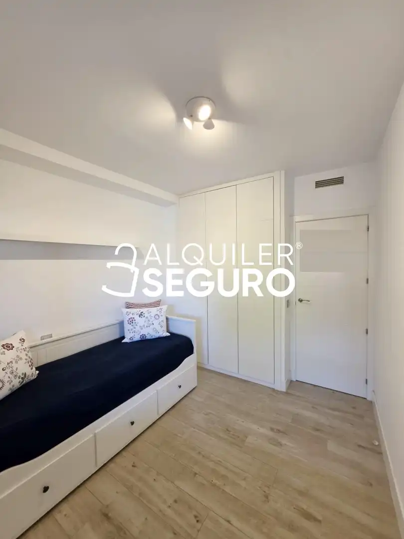 Bedroom of Flat for rent in Boadilla del Monte  with Air Conditioner, Heating and Terrace