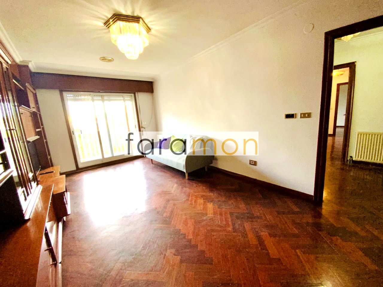 Piso en venta en Rúa De Zaragoza, O Castro, Centro Urbano