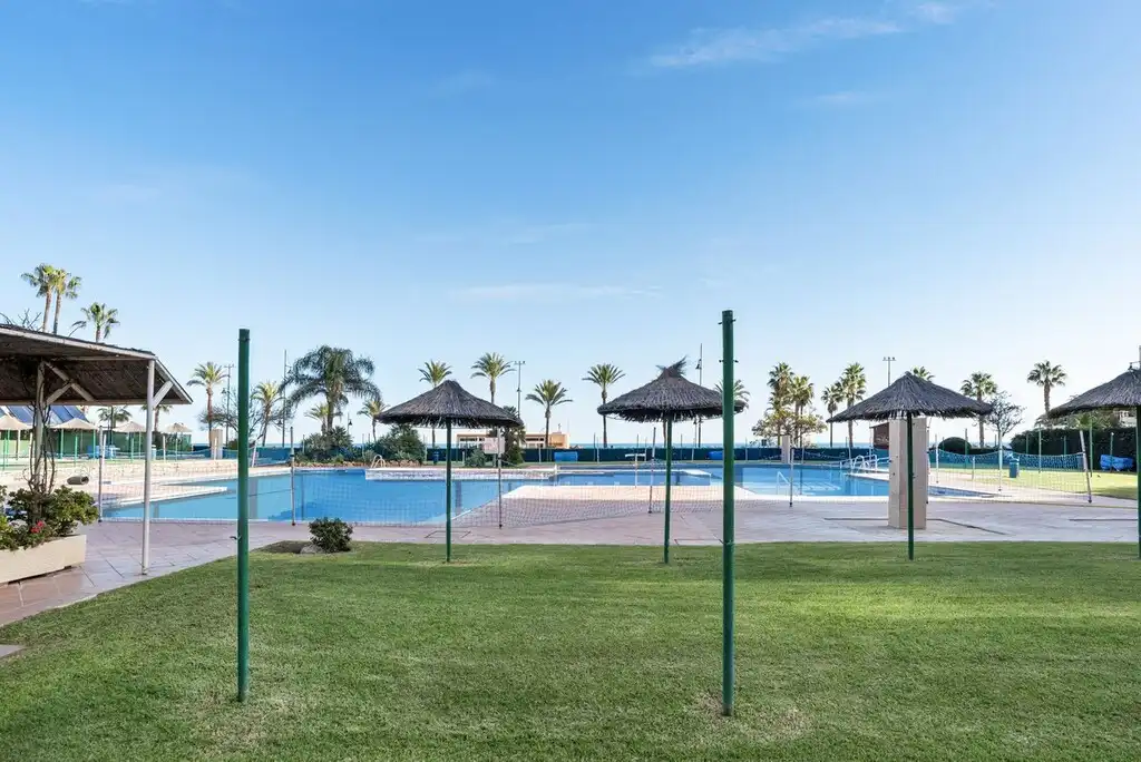 Schwimmbecken von Maisonette zum Verkauf in Torremolinos mit Klimaanlage, Terrasse und Möbliert