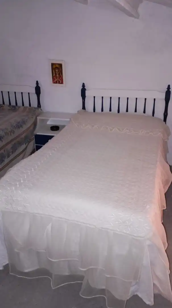 Schlafzimmer von Einfamilien-Reihenhaus zum Verkauf in Lécera mit Abstellraum, Möbliert und Ofen