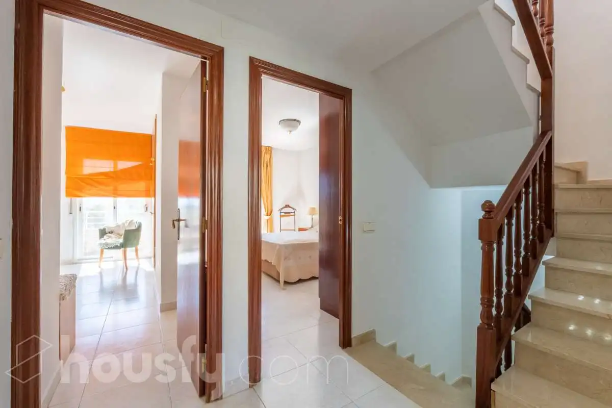 Houses for sale in Vilanova i la Geltrú  with Air Conditioner, Heating and Private garden