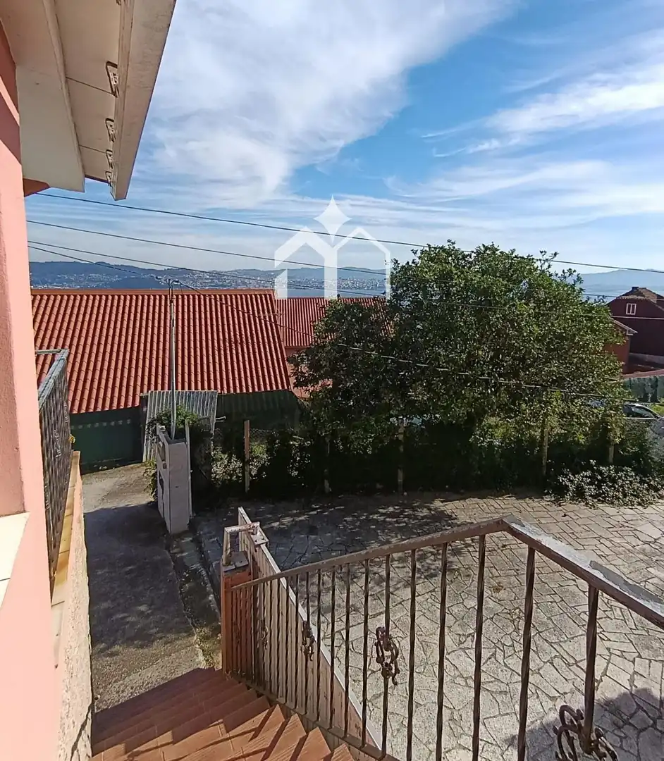 Vista exterior de Casa o chalet en venta en Moaña con Terraza y Amueblado