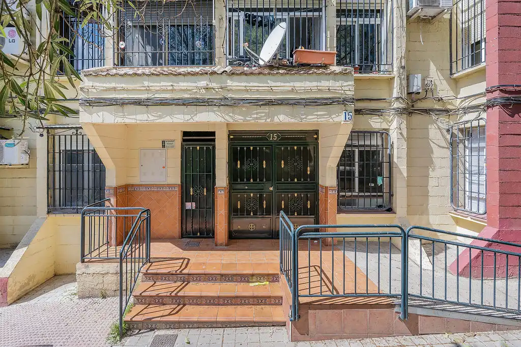 Vista exterior de Piso en venta en Granada