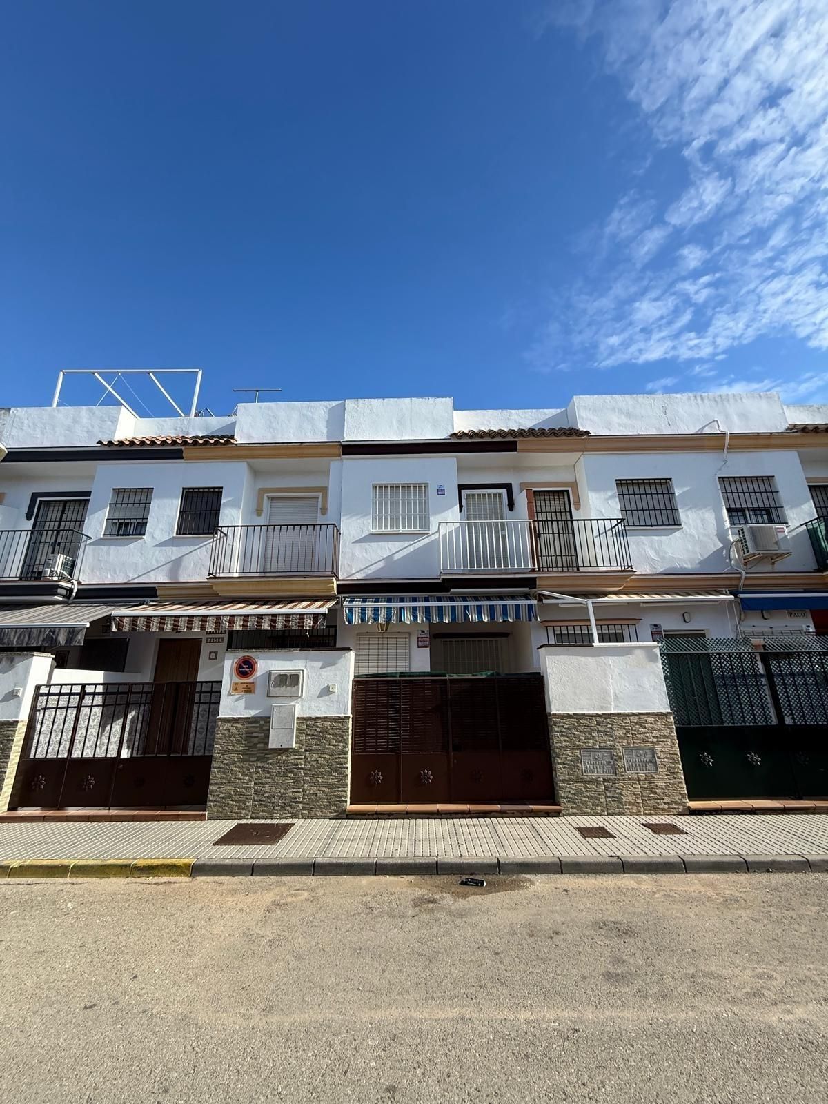 Exterior view of Single-family semi-detached for sale in Chipiona  with Terrace, Balcony and Alarm