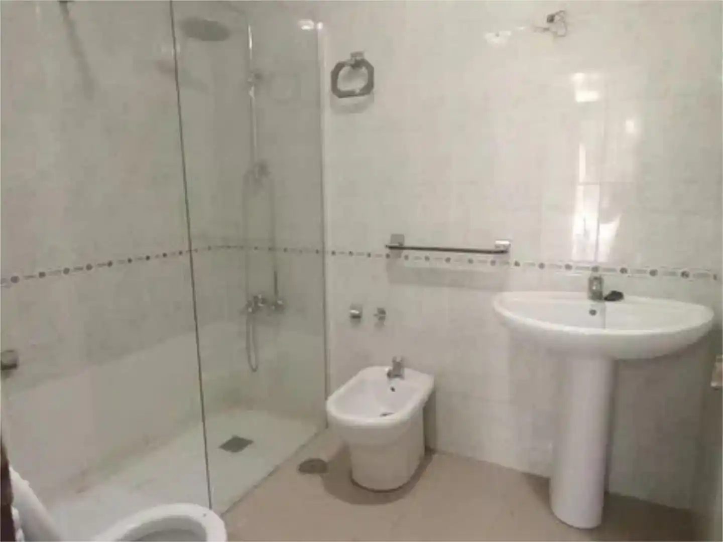 Bany de Pis en venda en Sevilla amb Aire condicionat, Traster i Piscina